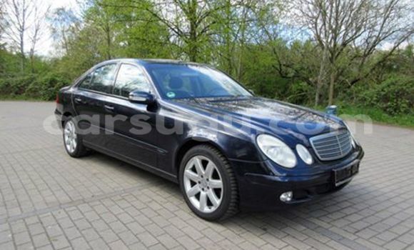 Acheter Neuf Voiture Mercedes-Benz 190 Noir à Ouagadougou, Burkina-Faso Acheter Neuf Voiture Mercedes-Benz 190 Noir à Ouagadougou, Burkina-Faso