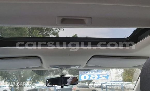 Acheter Import Moto Honda C Blanc à Import - Dubai, Burkina-Faso Acheter Import Moto Honda C Blanc à Import - Dubai, Burkina-Faso