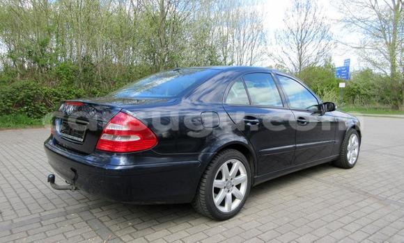 Acheter Neuf Voiture Mercedes-Benz 190 Noir à Ouagadougou, Burkina-Faso Acheter Neuf Voiture Mercedes-Benz 190 Noir à Ouagadougou, Burkina-Faso