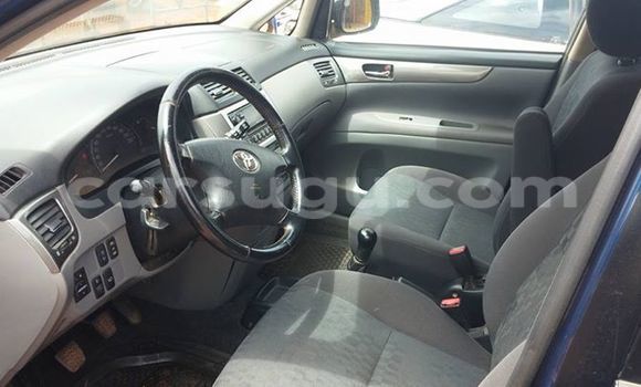 Sayi Sabo Toyota Avensis Blue Mota in Ouagadougou a Burkina Faso Sayi Sabo Toyota Avensis Blue Mota in Ouagadougou a Burkina Faso