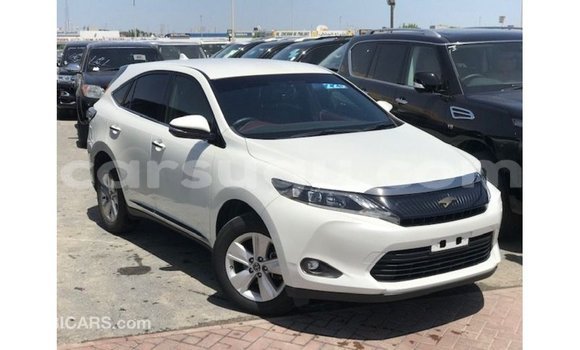 Sayi Imported Toyota Harrier White Mota in Import - Dubai a Burkina Faso Sayi Imported Toyota Harrier White Mota in Import - Dubai a Burkina Faso