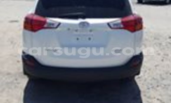 Acheter Neuf Voiture Toyota RAV4 Blanc à Ouagadougou, Burkina-Faso Acheter Neuf Voiture Toyota RAV4 Blanc à Ouagadougou, Burkina-Faso