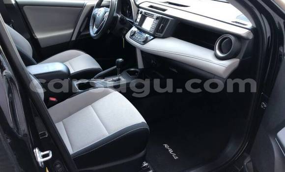 Acheter Occasion Voiture Toyota RAV4 Beige à Ouagadougou, Burkina-Faso Acheter Occasion Voiture Toyota RAV4 Beige à Ouagadougou, Burkina-Faso