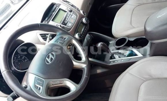 Acheter Occasion Voiture Hyundai Tucson Blanc à Ouagadougou, Burkina-Faso Acheter Occasion Voiture Hyundai Tucson Blanc à Ouagadougou, Burkina-Faso