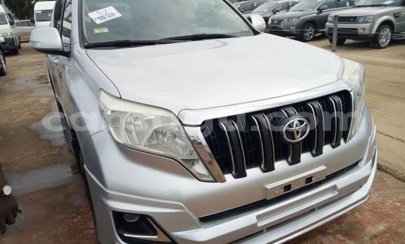 Acheter Occasion Voiture Toyota Land Cruiser Gris à Ouagadougou, Burkina-Faso Acheter Occasion Voiture Toyota Land Cruiser Gris à Ouagadougou, Burkina-Faso