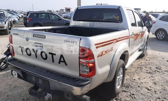 Acheter Occasion Voiture Toyota Hilux Gris à Ouagadougou, Burkina-Faso Acheter Occasion Voiture Toyota Hilux Gris à Ouagadougou, Burkina-Faso