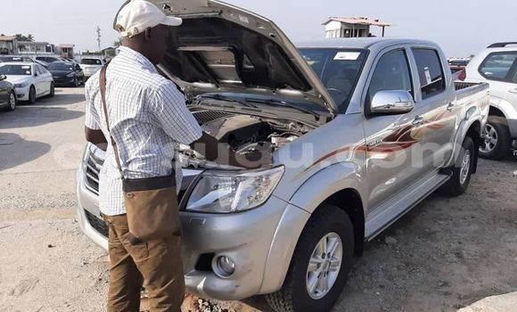 Acheter Occasion Voiture Toyota Hilux Gris à Ouagadougou, Burkina-Faso Acheter Occasion Voiture Toyota Hilux Gris à Ouagadougou, Burkina-Faso
