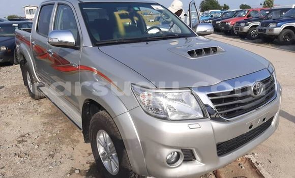Acheter Occasion Voiture Toyota Hilux Gris à Ouagadougou, Burkina-Faso Acheter Occasion Voiture Toyota Hilux Gris à Ouagadougou, Burkina-Faso