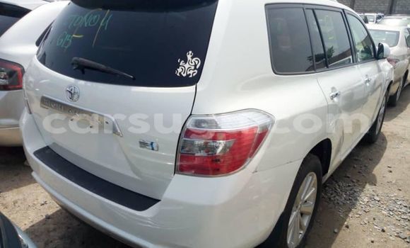 Acheter Occasion Voiture Toyota Highlander Blanc à Ouagadougou, Burkina-Faso Acheter Occasion Voiture Toyota Highlander Blanc à Ouagadougou, Burkina-Faso