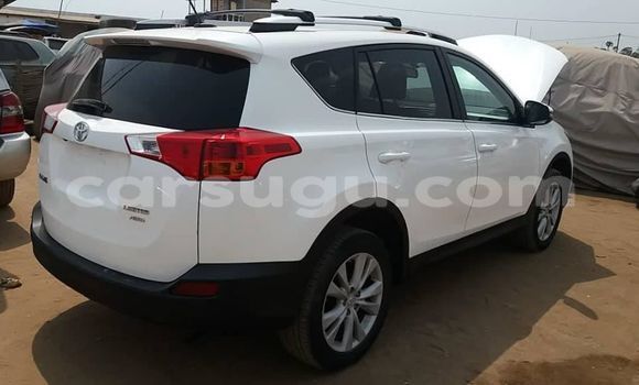 Acheter Occasion Voiture Toyota RAV4 Blanc à Ouagadougou, Burkina-Faso Acheter Occasion Voiture Toyota RAV4 Blanc à Ouagadougou, Burkina-Faso