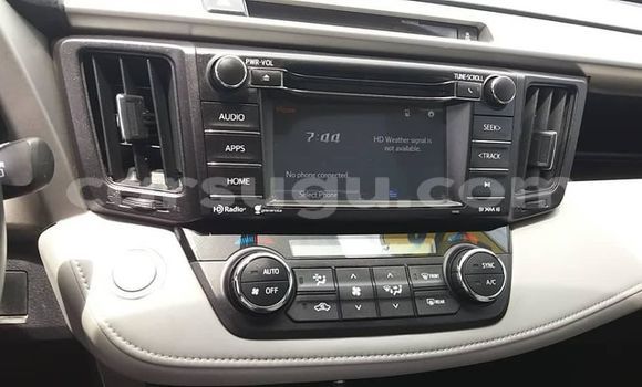 Acheter Occasion Voiture Toyota RAV4 Blanc à Ouagadougou, Burkina-Faso Acheter Occasion Voiture Toyota RAV4 Blanc à Ouagadougou, Burkina-Faso