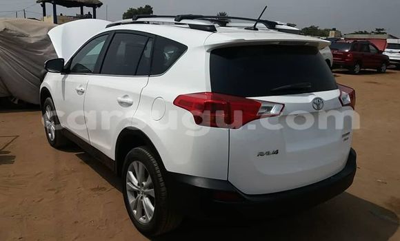 Acheter Occasion Voiture Toyota RAV4 Blanc à Ouagadougou, Burkina-Faso Acheter Occasion Voiture Toyota RAV4 Blanc à Ouagadougou, Burkina-Faso