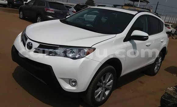 Acheter Occasion Voiture Toyota RAV4 Blanc à Ouagadougou, Burkina-Faso Acheter Occasion Voiture Toyota RAV4 Blanc à Ouagadougou, Burkina-Faso