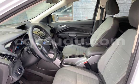 Acheter Occasion Voiture Ford Escape Blanc à Ouagadougou, Burkina-Faso Acheter Occasion Voiture Ford Escape Blanc à Ouagadougou, Burkina-Faso