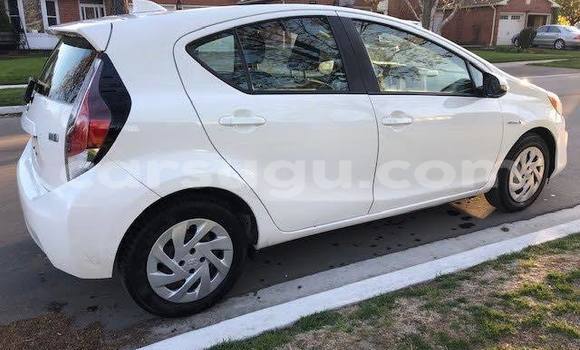 Acheter Occasion Voiture Toyota Prius Blanc à Ouagadougou, Burkina-Faso Acheter Occasion Voiture Toyota Prius Blanc à Ouagadougou, Burkina-Faso
