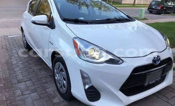 Acheter Occasion Voiture Toyota Prius Blanc à Ouagadougou, Burkina-Faso Acheter Occasion Voiture Toyota Prius Blanc à Ouagadougou, Burkina-Faso