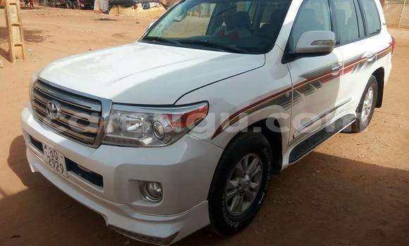 Acheter Occasion Voiture Toyota Land Cruiser Blanc à Ouagadougou, Burkina-Faso Acheter Occasion Voiture Toyota Land Cruiser Blanc à Ouagadougou, Burkina-Faso