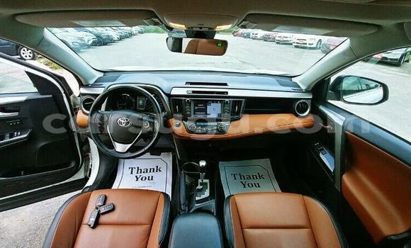 Acheter Occasion Voiture Toyota RAV4 Blanc à Ouagadougou, Burkina-Faso Acheter Occasion Voiture Toyota RAV4 Blanc à Ouagadougou, Burkina-Faso