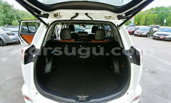 Acheter Occasion Voiture Toyota RAV4 Blanc à Ouagadougou, Burkina-Faso Acheter Occasion Voiture Toyota RAV4 Blanc à Ouagadougou, Burkina-Faso