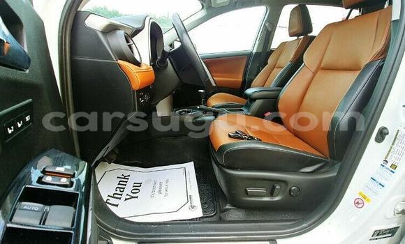 Acheter Occasion Voiture Toyota RAV4 Blanc à Ouagadougou, Burkina-Faso Acheter Occasion Voiture Toyota RAV4 Blanc à Ouagadougou, Burkina-Faso