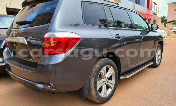 Acheter Occasion Voiture Toyota Highlander Bleu à Ouagadougou, Burkina-Faso Acheter Occasion Voiture Toyota Highlander Bleu à Ouagadougou, Burkina-Faso