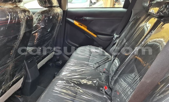 Sayi Na hannu Toyota Matrix White Mota in Ouagadougou a Burkina Faso Sayi Na hannu Toyota Matrix White Mota in Ouagadougou a Burkina Faso