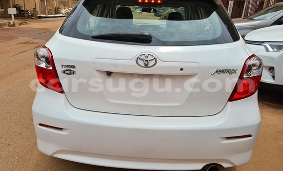 Sayi Na hannu Toyota Matrix White Mota in Ouagadougou a Burkina Faso Sayi Na hannu Toyota Matrix White Mota in Ouagadougou a Burkina Faso