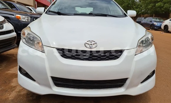 Sayi Na hannu Toyota Matrix White Mota in Ouagadougou a Burkina Faso Sayi Na hannu Toyota Matrix White Mota in Ouagadougou a Burkina Faso