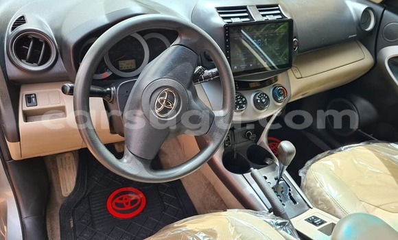 Sayi Na hannu Toyota RAV4 Blue Mota in Ouagadougou a Burkina Faso Sayi Na hannu Toyota RAV4 Blue Mota in Ouagadougou a Burkina Faso