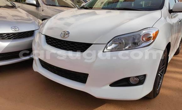 Acheter Occasion Voiture Toyota Matrix Blanc à Ouagadougou, Burkina-Faso