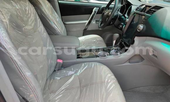 Sayi Na hannu Toyota Highlander Blue Mota in Ouagadougou a Burkina Faso Sayi Na hannu Toyota Highlander Blue Mota in Ouagadougou a Burkina Faso