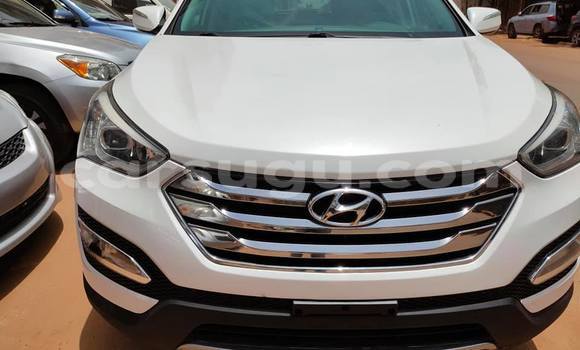 Sayi Na hannu Hyundai Santa Fe White Mota in Ouagadougou a Burkina Faso Sayi Na hannu Hyundai Santa Fe White Mota in Ouagadougou a Burkina Faso