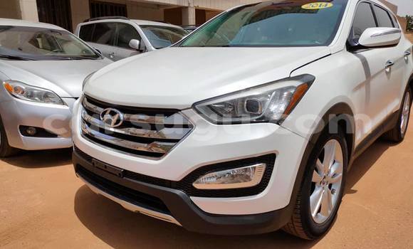 Sayi Na hannu Hyundai Santa Fe White Mota in Ouagadougou a Burkina Faso Sayi Na hannu Hyundai Santa Fe White Mota in Ouagadougou a Burkina Faso