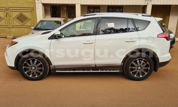 Acheter Occasion Voiture Toyota RAV4 Blanc à Ouagadougou, Burkina-Faso Acheter Occasion Voiture Toyota RAV4 Blanc à Ouagadougou, Burkina-Faso