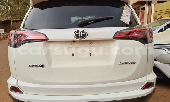 Acheter Occasion Voiture Toyota RAV4 Blanc à Ouagadougou, Burkina-Faso Acheter Occasion Voiture Toyota RAV4 Blanc à Ouagadougou, Burkina-Faso