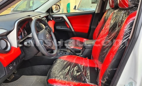 Acheter Occasion Voiture Toyota RAV4 Blanc à Ouagadougou, Burkina-Faso Acheter Occasion Voiture Toyota RAV4 Blanc à Ouagadougou, Burkina-Faso