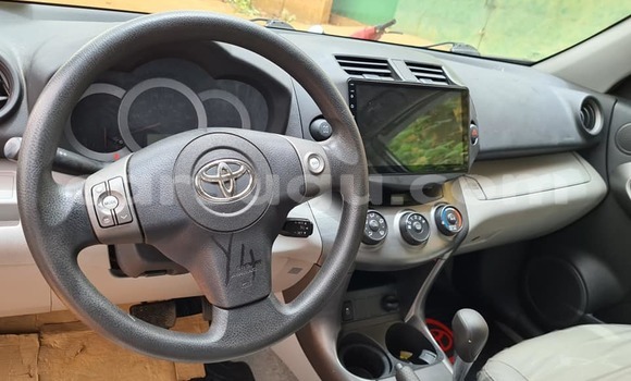 Sayi Na hannu Toyota RAV4 Brown Mota in Ouagadougou a Burkina Faso Sayi Na hannu Toyota RAV4 Brown Mota in Ouagadougou a Burkina Faso