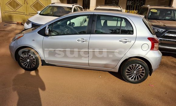 Acheter Occasion Voiture Toyota Yaris Gris à Ouagadougou, Burkina-Faso Acheter Occasion Voiture Toyota Yaris Gris à Ouagadougou, Burkina-Faso
