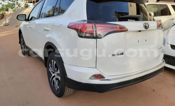 Acheter Occasion Voiture Toyota RAV4 Blanc à Ouagadougou, Burkina-Faso Acheter Occasion Voiture Toyota RAV4 Blanc à Ouagadougou, Burkina-Faso