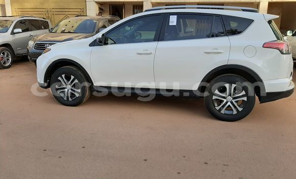 Acheter Occasion Voiture Toyota RAV4 Blanc à Ouagadougou, Burkina-Faso Acheter Occasion Voiture Toyota RAV4 Blanc à Ouagadougou, Burkina-Faso
