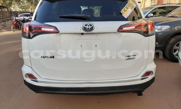 Acheter Occasion Voiture Toyota RAV4 Blanc à Ouagadougou, Burkina-Faso Acheter Occasion Voiture Toyota RAV4 Blanc à Ouagadougou, Burkina-Faso