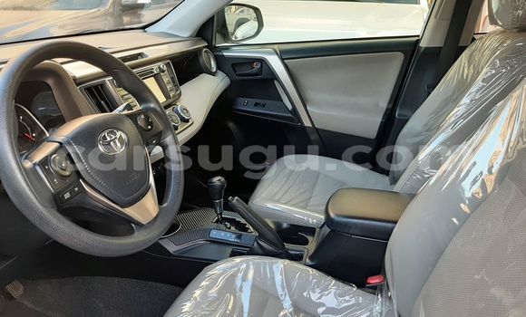 Acheter Occasion Voiture Toyota RAV4 Blanc à Ouagadougou, Burkina-Faso Acheter Occasion Voiture Toyota RAV4 Blanc à Ouagadougou, Burkina-Faso