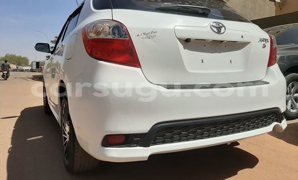 Sayi Na hannu Toyota Matrix White Mota in Ouagadougou a Burkina Faso Sayi Na hannu Toyota Matrix White Mota in Ouagadougou a Burkina Faso