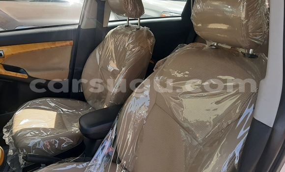 Sayi Na hannu Toyota Matrix White Mota in Ouagadougou a Burkina Faso Sayi Na hannu Toyota Matrix White Mota in Ouagadougou a Burkina Faso