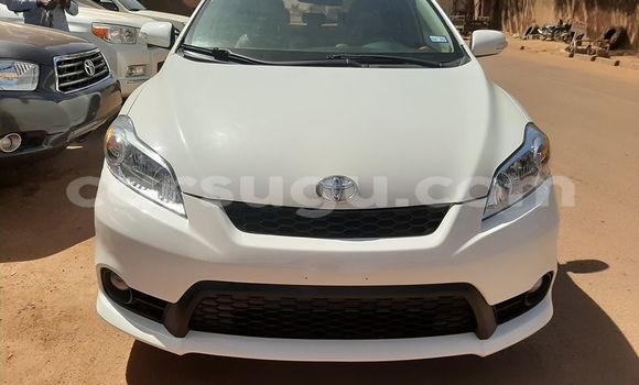Sayi Na hannu Toyota Matrix White Mota in Ouagadougou a Burkina Faso Sayi Na hannu Toyota Matrix White Mota in Ouagadougou a Burkina Faso
