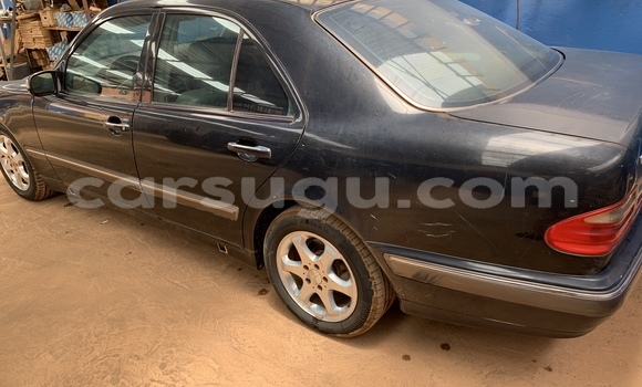 Acheter Occasion Voiture Mercedes-Benz 300–Series Noir à Ouagadougou, Burkina-Faso