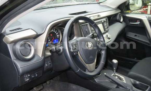 Acheter Occasion Voiture Toyota RAV4 Blanc à Ouagadougou, Burkina-Faso Acheter Occasion Voiture Toyota RAV4 Blanc à Ouagadougou, Burkina-Faso