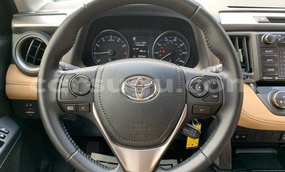 Acheter Occasion Voiture Toyota RAV4 Blanc à Ouagadougou, Burkina-Faso Acheter Occasion Voiture Toyota RAV4 Blanc à Ouagadougou, Burkina-Faso