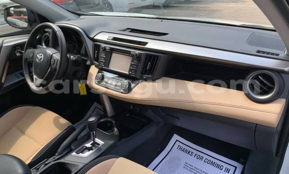 Acheter Occasion Voiture Toyota RAV4 Blanc à Ouagadougou, Burkina-Faso Acheter Occasion Voiture Toyota RAV4 Blanc à Ouagadougou, Burkina-Faso