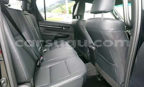 Acheter Occasion Voiture Toyota Hilux Noir à Ouagadougou, Burkina-Faso Acheter Occasion Voiture Toyota Hilux Noir à Ouagadougou, Burkina-Faso
